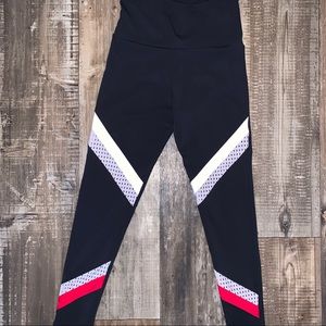 SOLD ON Ⓜ️ Peloton Onzie Leggings Small